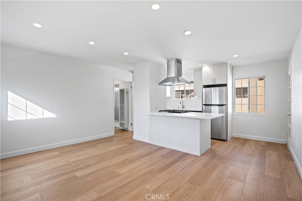4918 Cahuenga Property Photo 23