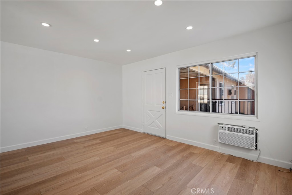 4918 Cahuenga Property Photo 25