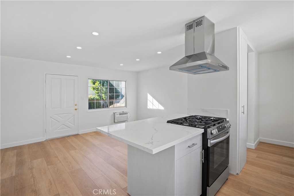 4918 Cahuenga Property Photo 26