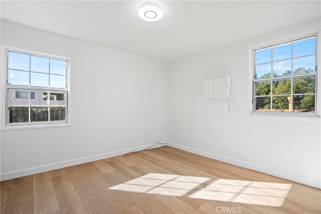 4918 Cahuenga Property Photo 28