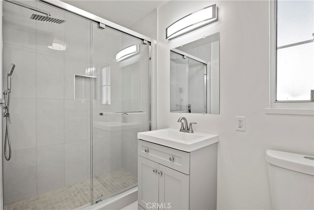 4918 Cahuenga Property Photo 31