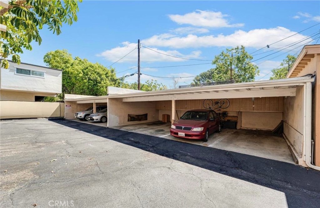 4918 Cahuenga Property Photo 34