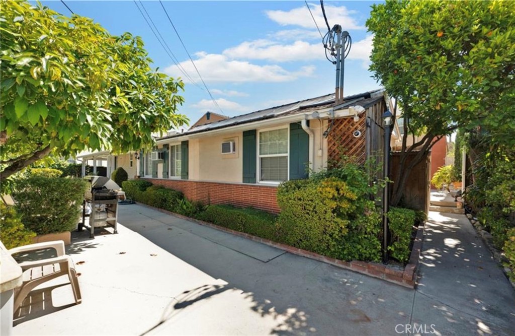 4918 Cahuenga Property Photo 39