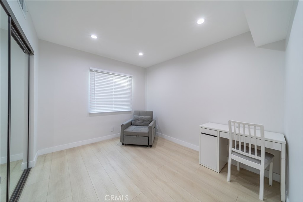 902 E Walnut Avenue Property Photo 11
