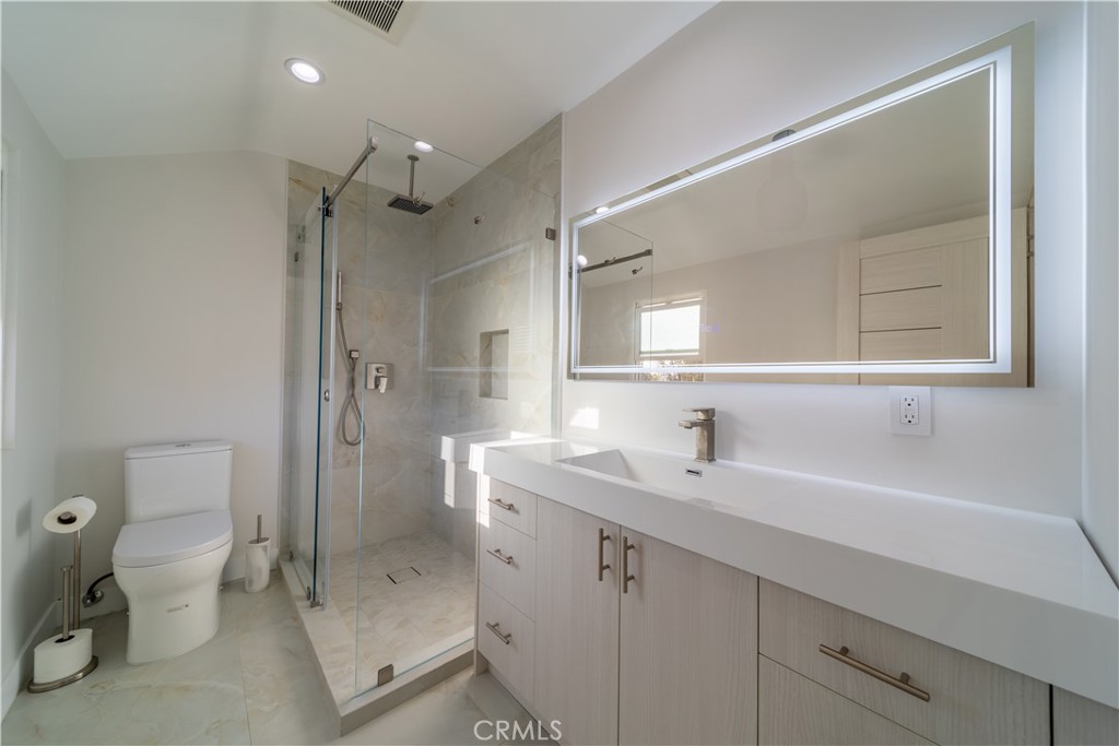 902 E Walnut Avenue Property Photo 13