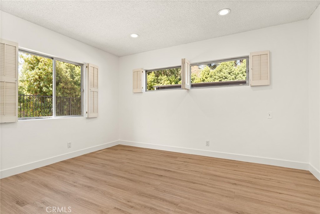 681 S Orange Grove Boulevard 3 Property Photo 11