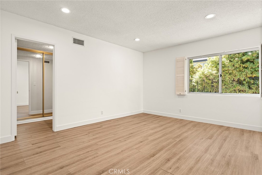 681 S Orange Grove Boulevard 3 Property Photo 13