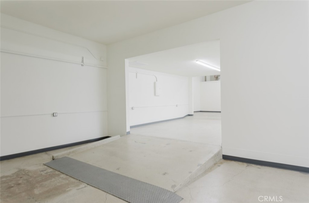 410 1/2 N Varney Street Property Photo 13