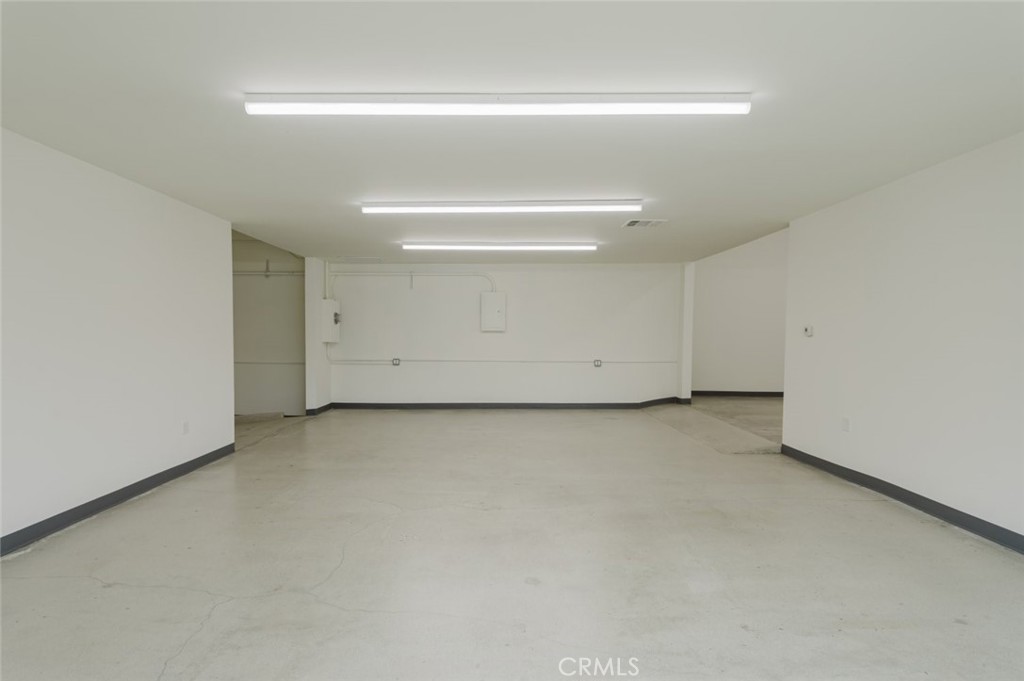 410 1/2 N Varney Street Property Photo 15