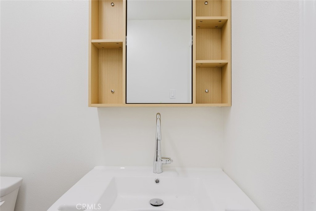 410 1/2 N Varney Street Property Photo 19