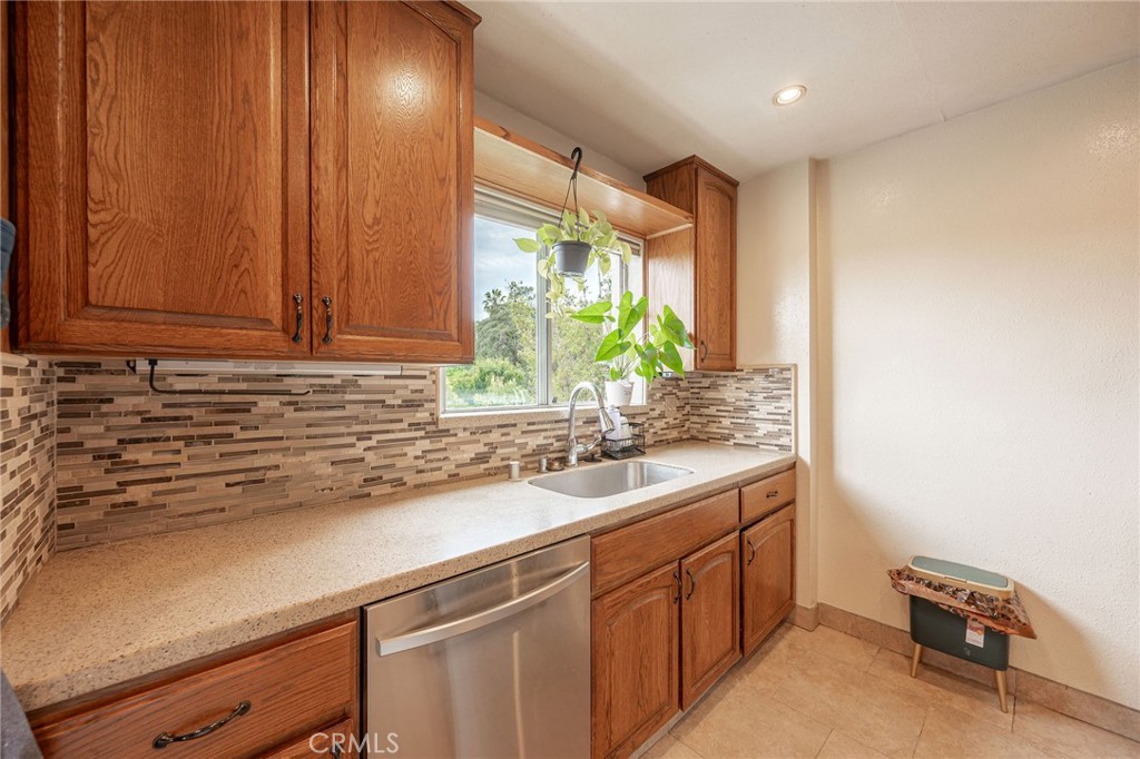 2260 N Cahuenga #507 Property Photo 4