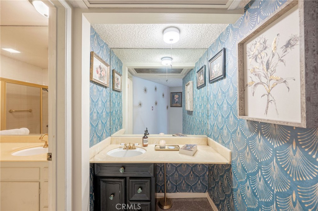 2260 N Cahuenga #507 Property Photo 17