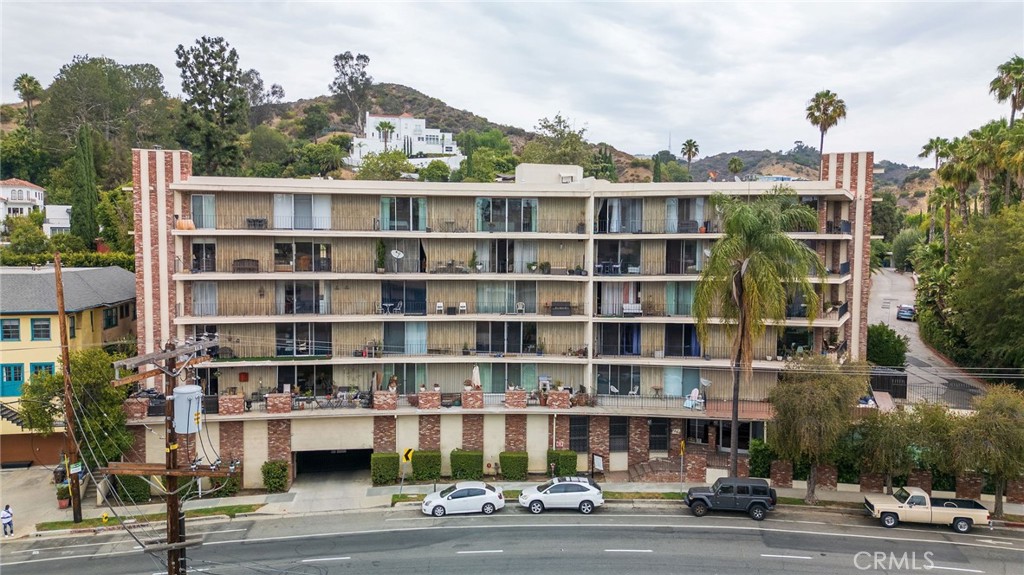 2260 N Cahuenga #507 Property Photo 21