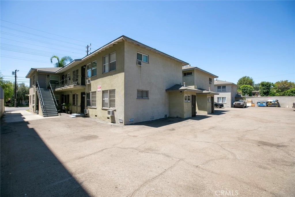 15445 Vanowen Street Property Photo 12