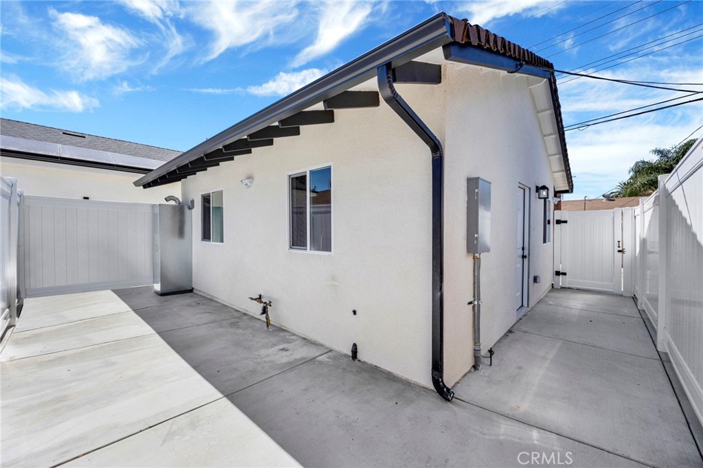 22542 Roscoe Boulevard Property Photo 1