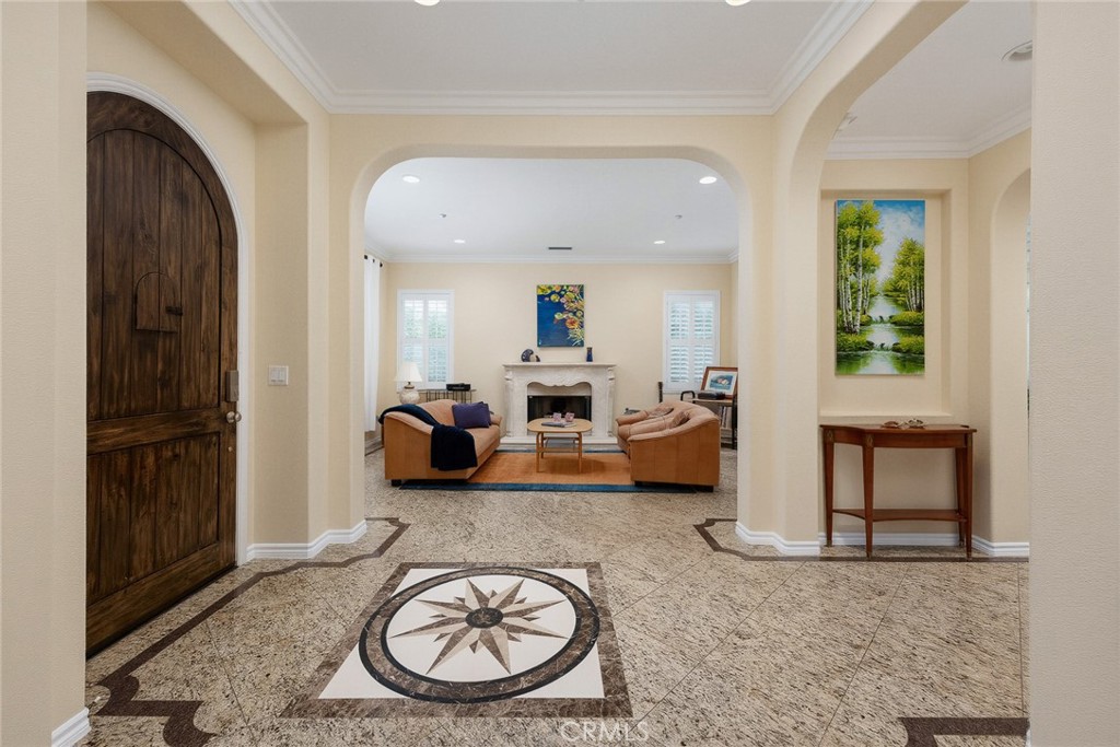 2738 Sleepy Hollow Property Photo 11