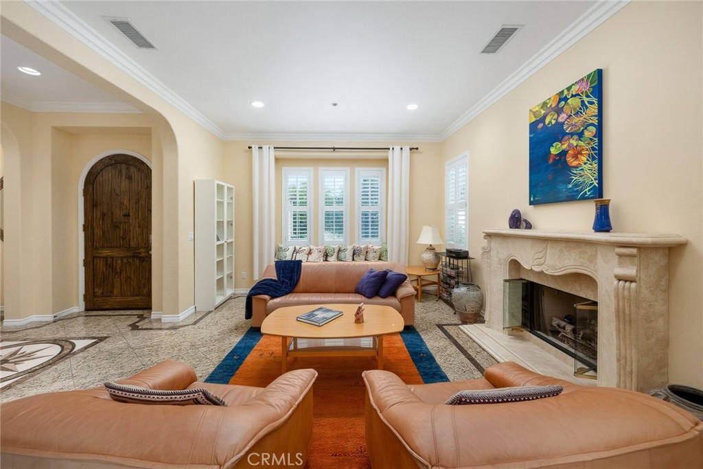 2738 Sleepy Hollow Property Photo 13