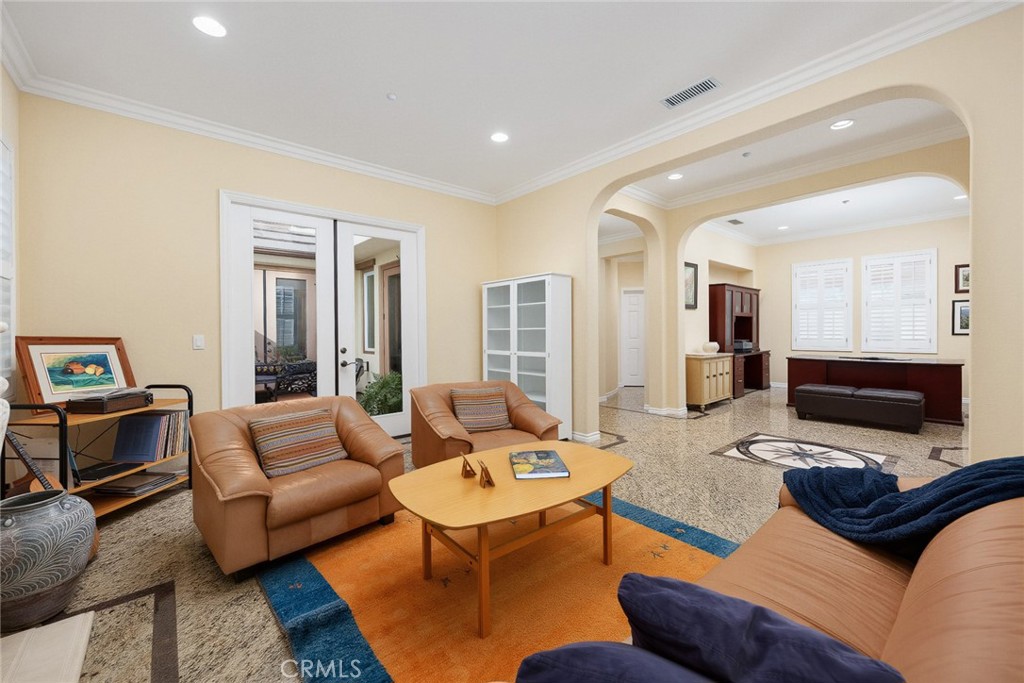 2738 Sleepy Hollow Property Photo 14