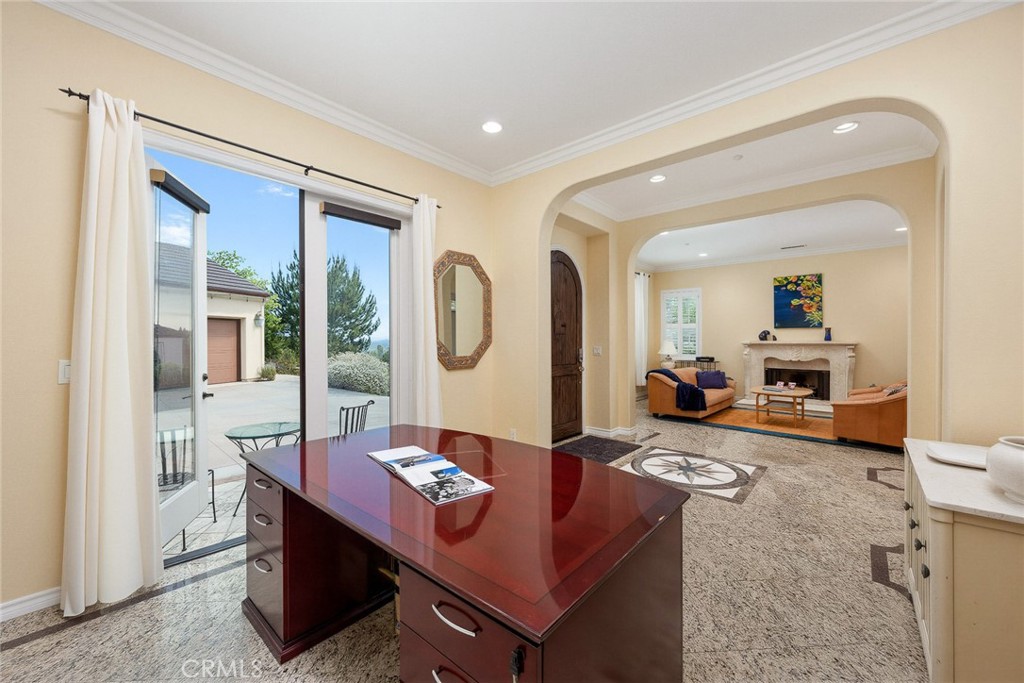 2738 Sleepy Hollow Property Photo 16