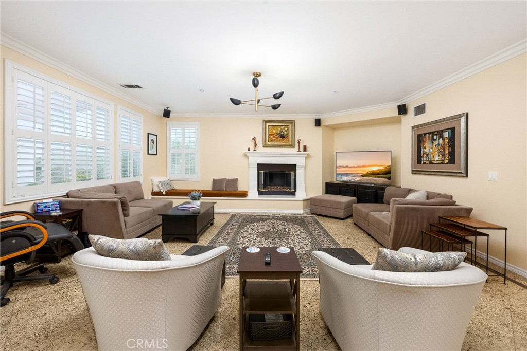 2738 Sleepy Hollow Property Photo 26