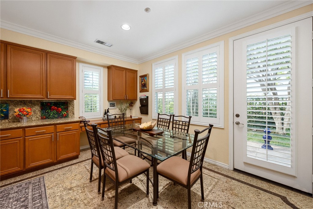2738 Sleepy Hollow Property Photo 31