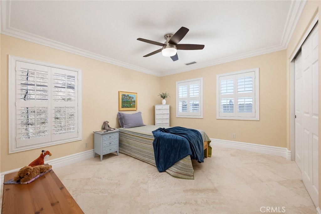 2738 Sleepy Hollow Property Photo 46