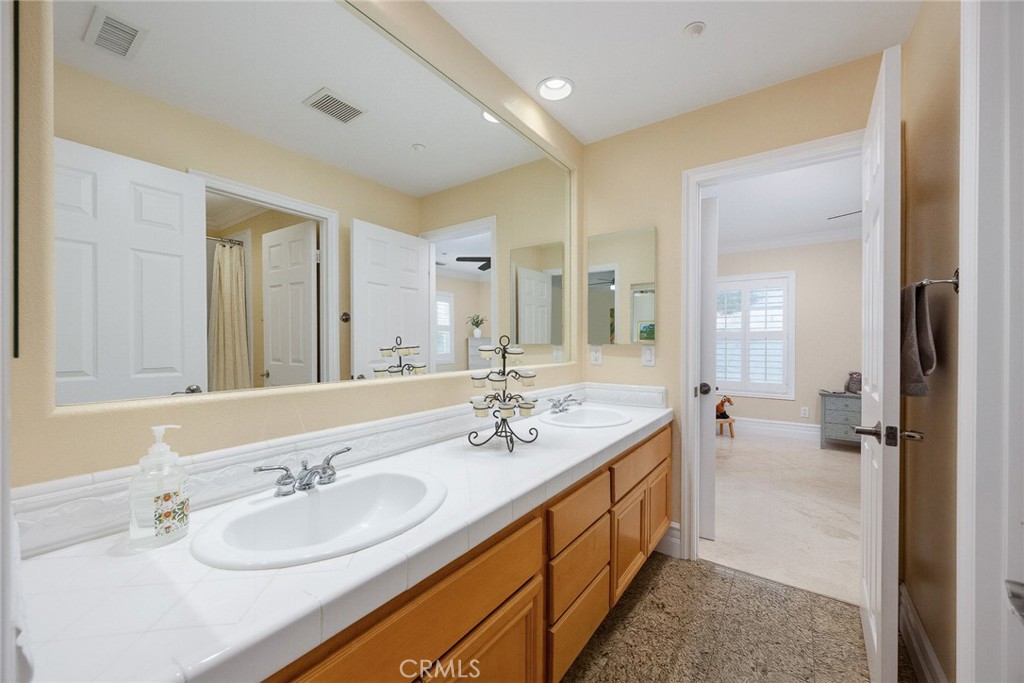 2738 Sleepy Hollow Property Photo 49