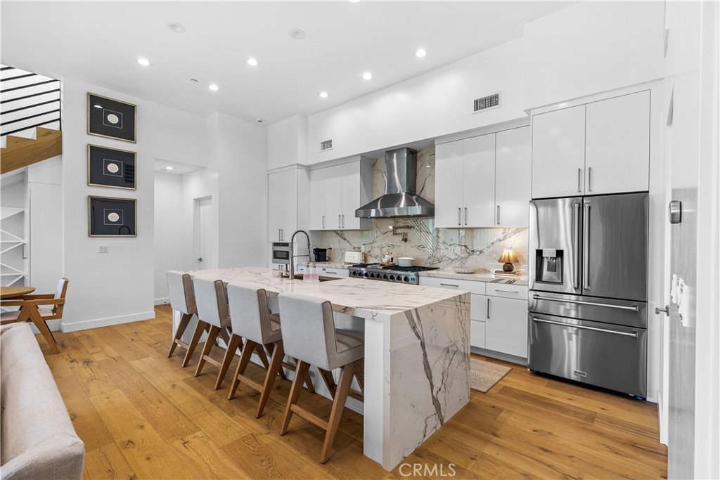 6561 Pickwick Street Property Photo 8
