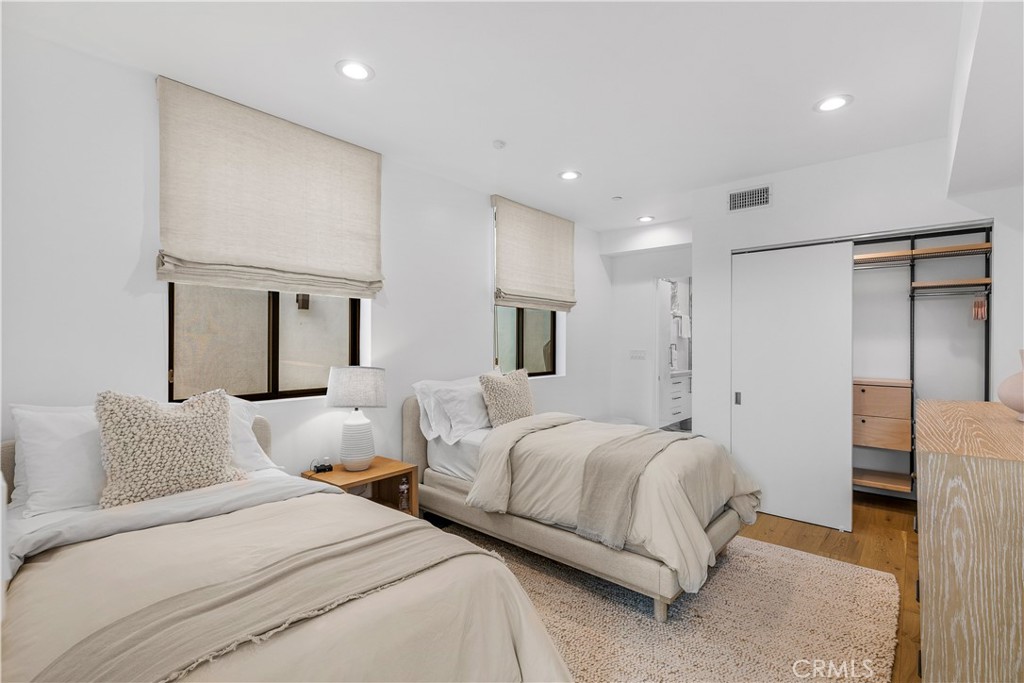 6561 Pickwick Street Property Photo 10