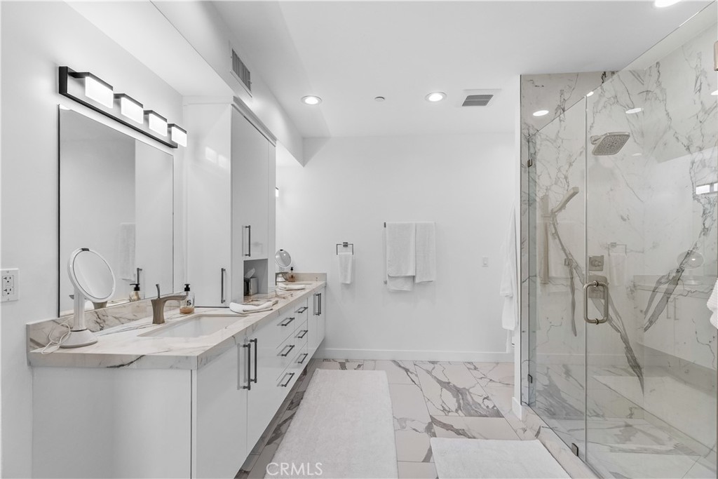 6561 Pickwick Street Property Photo 14