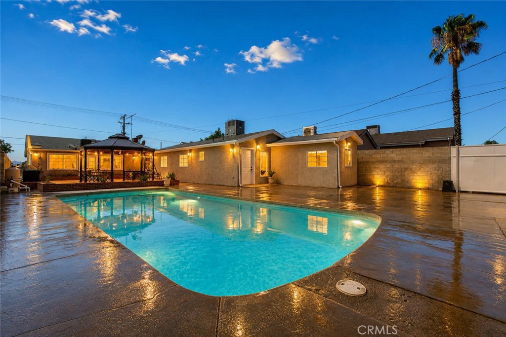 11943 Strathern Street Property Photo 2