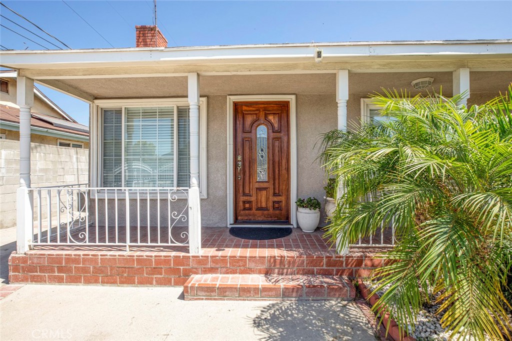 11943 Strathern Street Property Photo 8