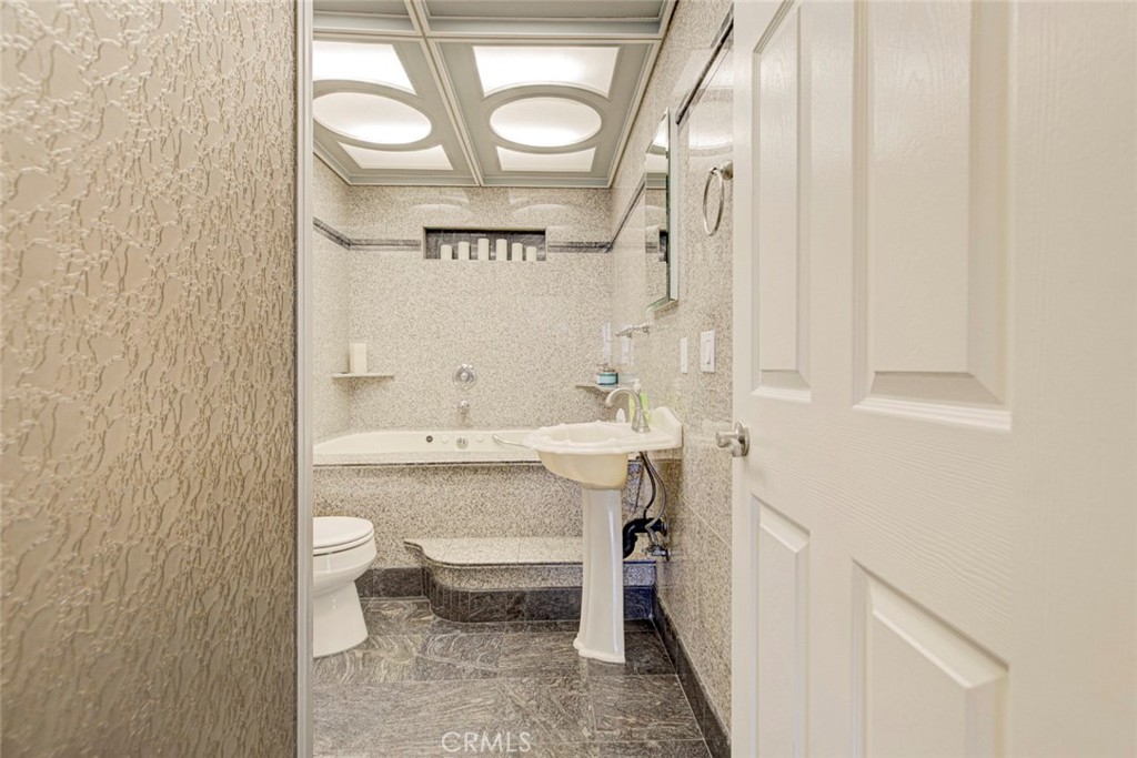 11943 Strathern Street Property Photo 28