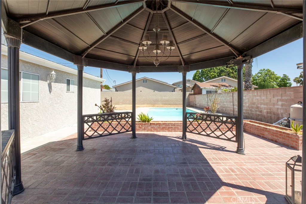 11943 Strathern Street Property Photo 40