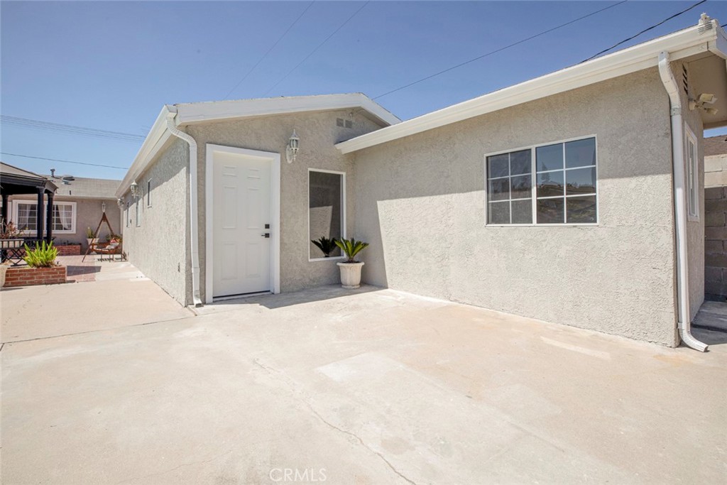 11943 Strathern Street Property Photo 44