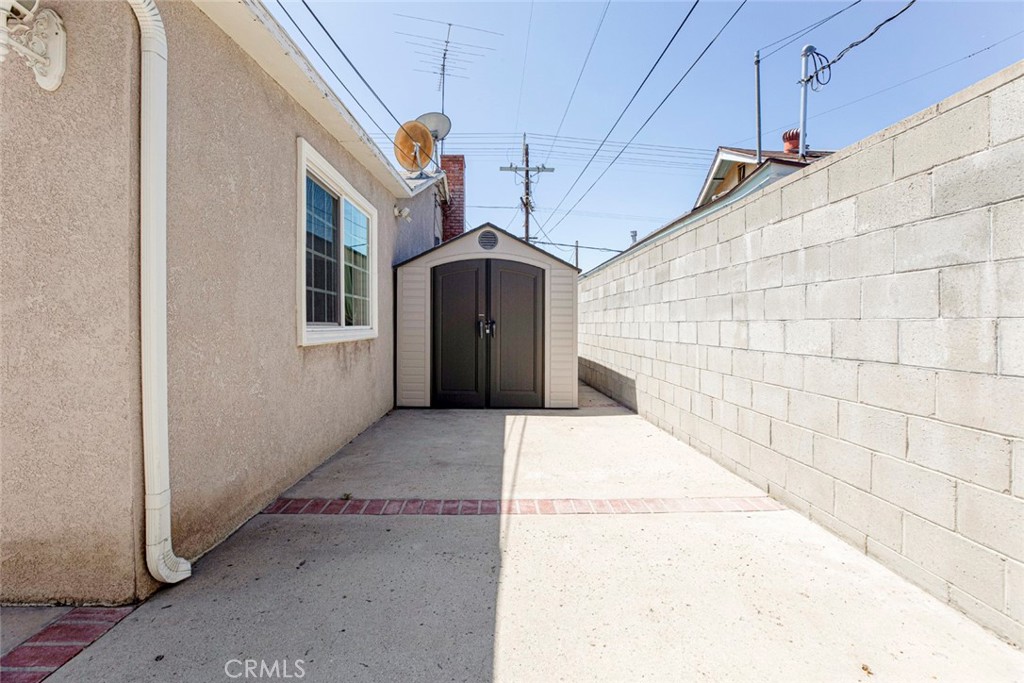 11943 Strathern Street Property Photo 58