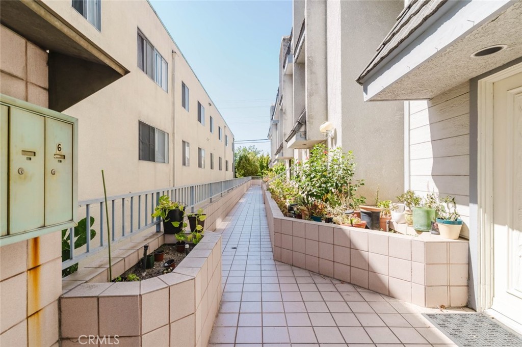 444 Myrtle Street 4 Property Photo 3