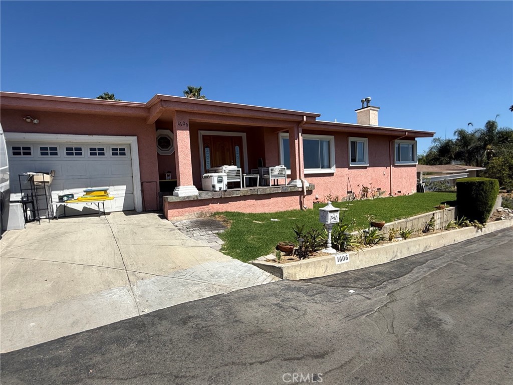 1606 Glenmont Drive Property Photo 2