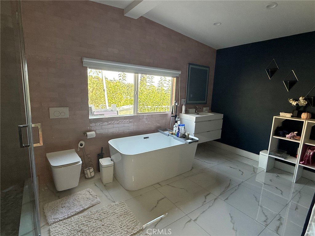 1606 Glenmont Drive Property Photo 6