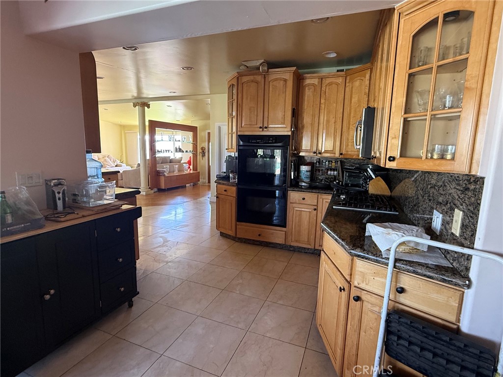 1606 Glenmont Drive Property Photo 10