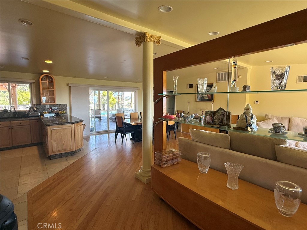 1606 Glenmont Drive Property Photo 12