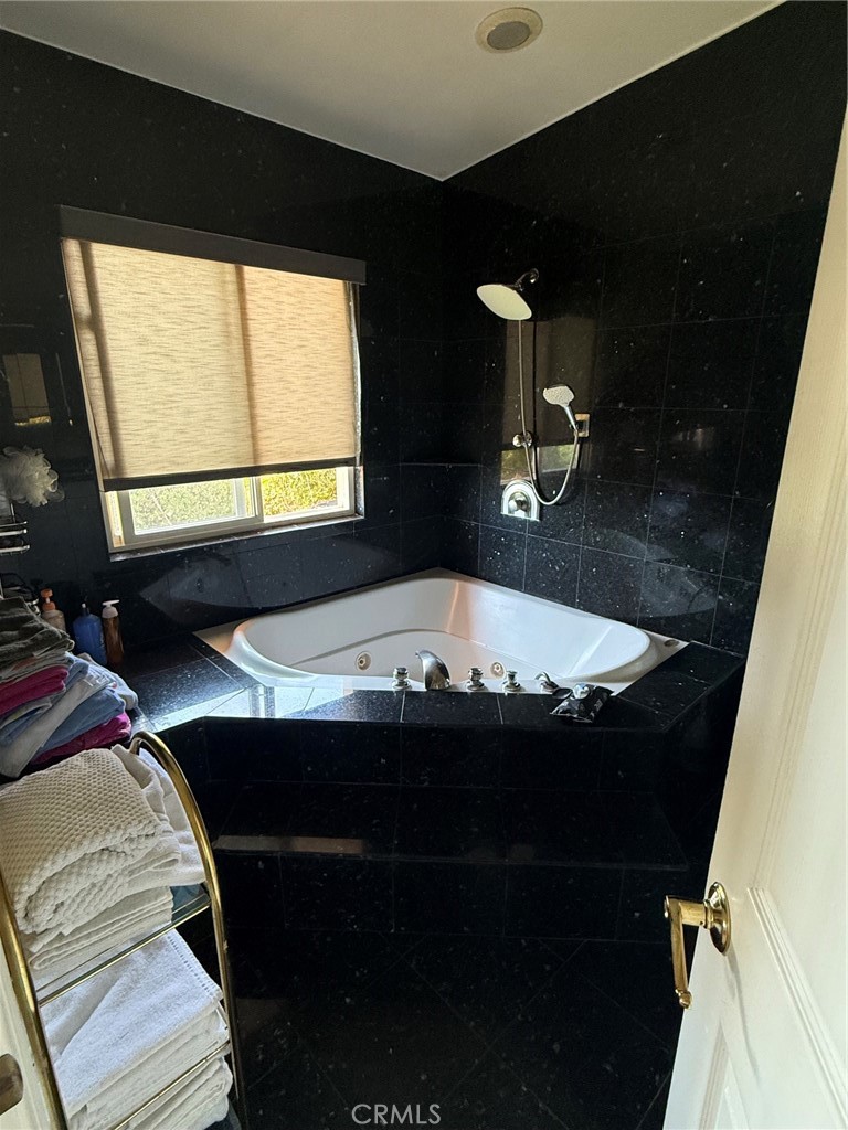 1606 Glenmont Drive Property Photo 15