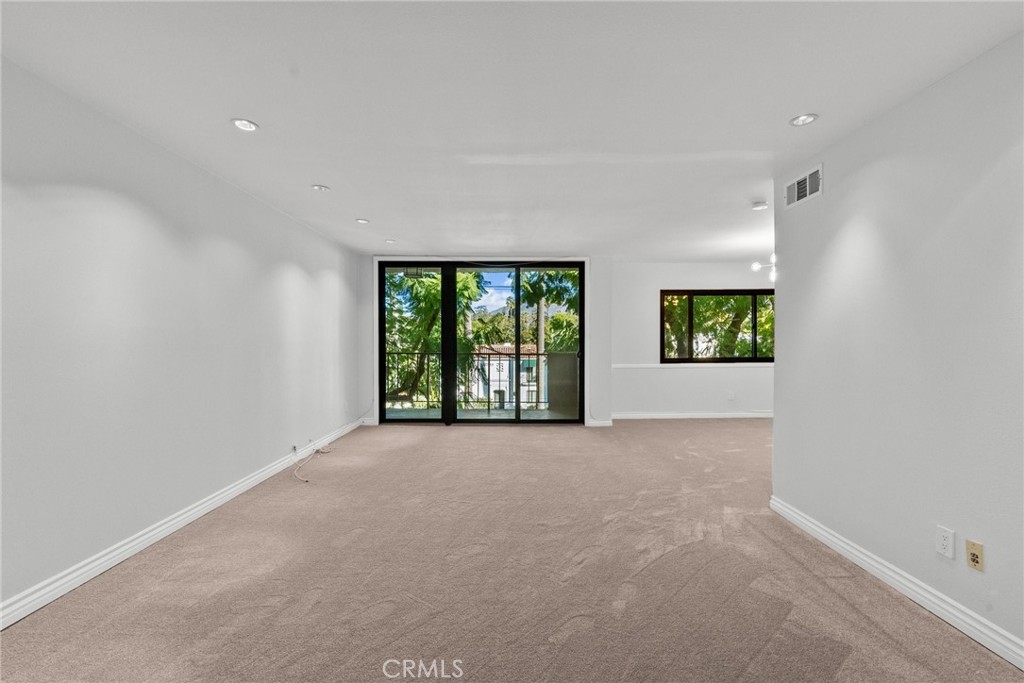 330 W California 316 Property Photo 1