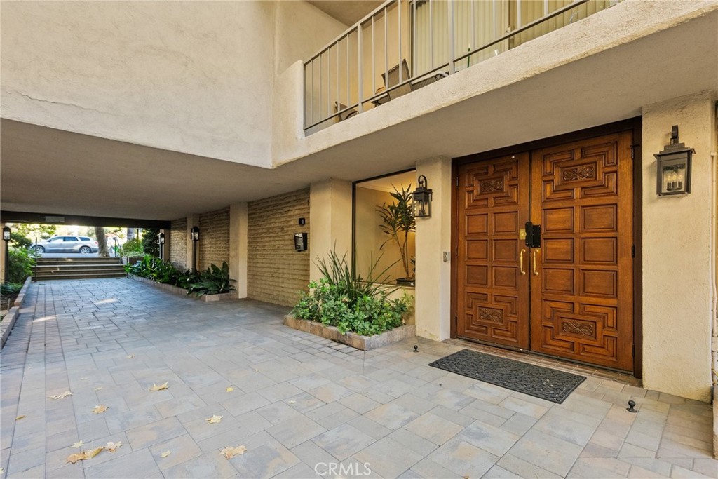 330 W California 316 Property Photo 6