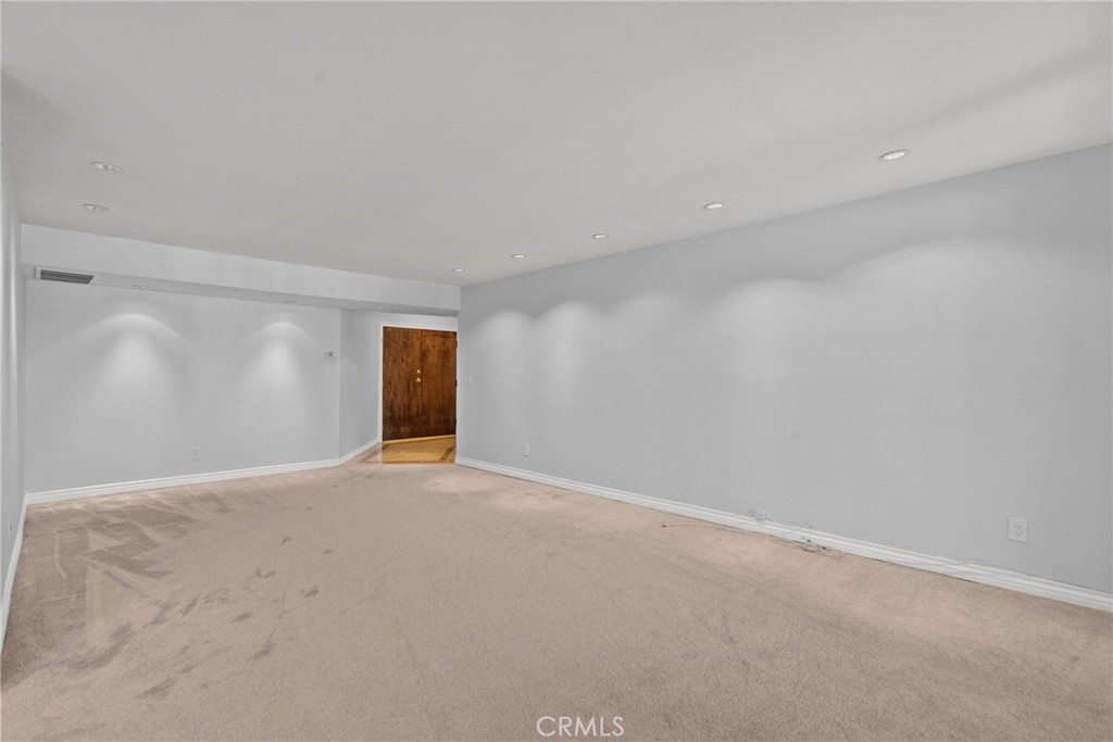 330 W California 316 Property Photo 11