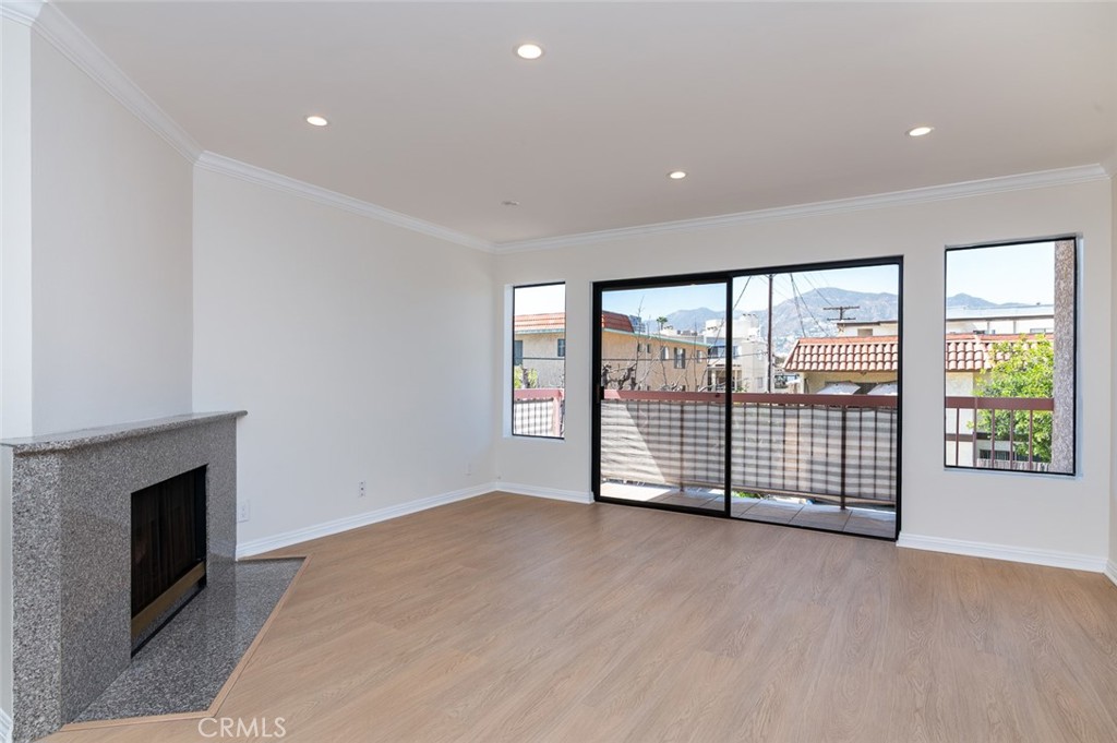 345 N Jackson Street 205 Property Photo 5