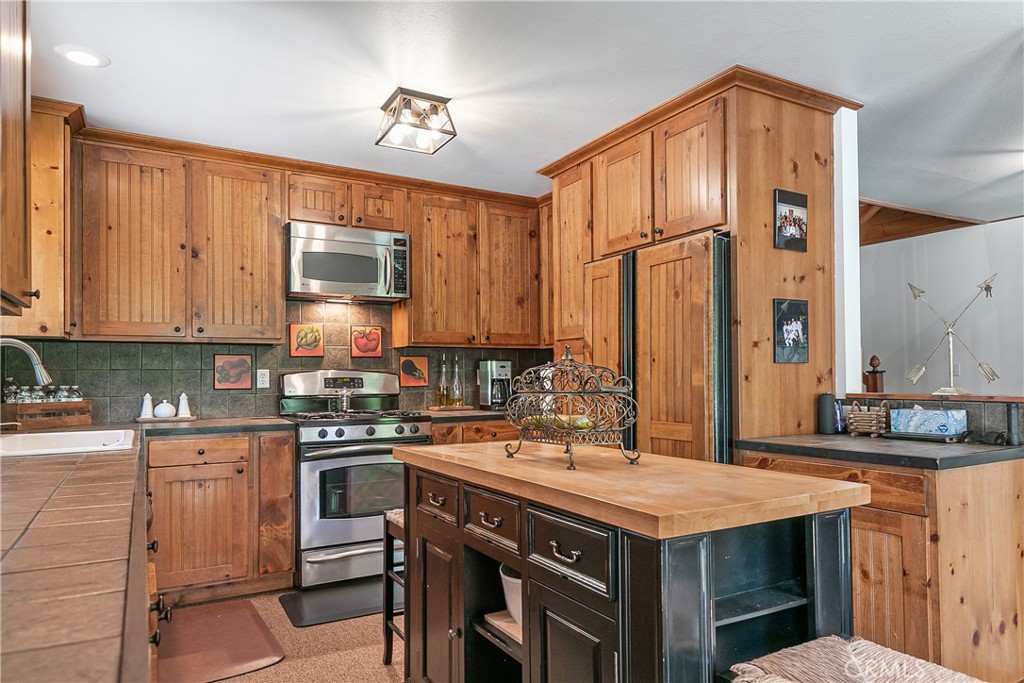 841 Cottage Grove Road Property Photo 8