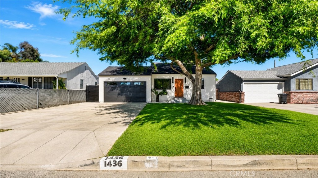 1436 N Frederic Property Photo 2