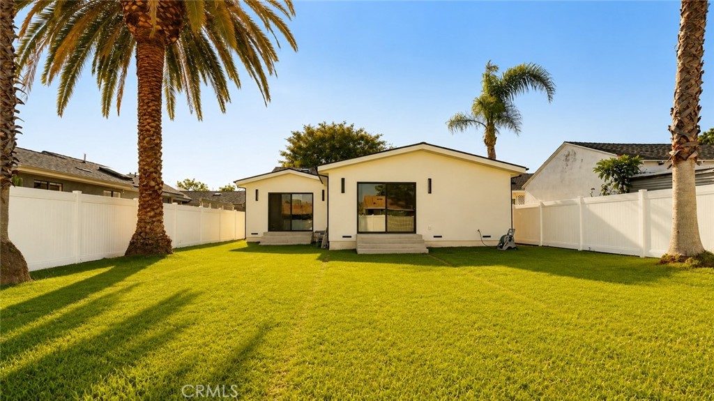 1436 N Frederic Property Photo 42