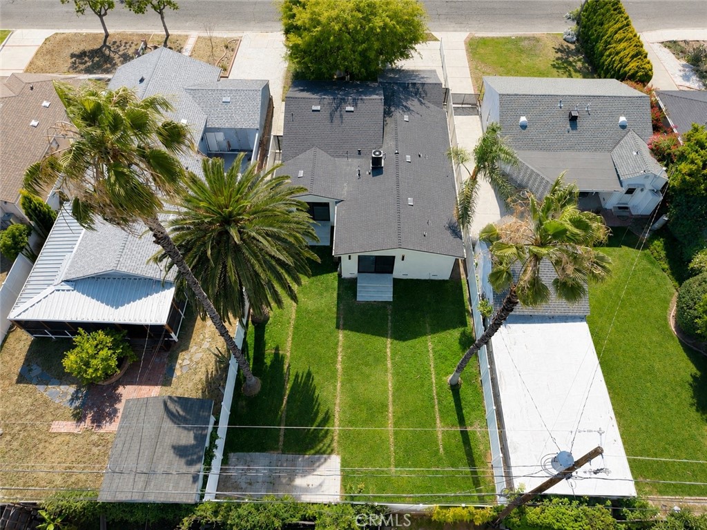 1436 N Frederic Property Photo 44